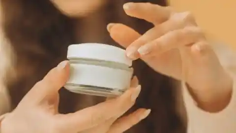 Imagen 1 de El ingrediente japonés que amarán las chicas con el pelo quebradizo: hidrata, repara y recupera el brillo