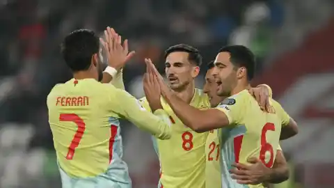 Imagen 1 de España no falla en Georgia y se clasifica de manera virtual para el Mundial