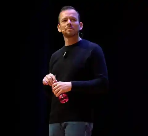 Imagen 1 de Pedro Valenzuela, maestro y escritor: “El aprendizaje de la lectoescritura no depende de la edad, sino de un proceso de maduración cerebral”