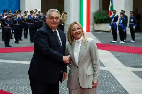Imagen 1 de Meloni trata de mediar con Orbán, enrocado en su negativa a las sanciones al petróleo ruso