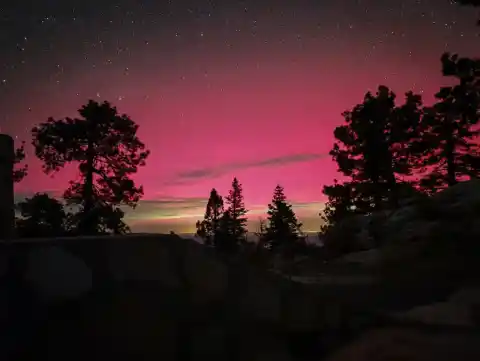 Imagen 1 de Una tormenta solar está provocando auroras boreales en los cielos de México