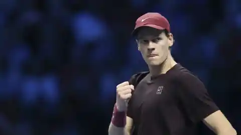 Imagen 1 de Sinner ya espera rival por el título en las finales de la ATP