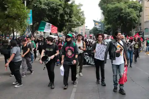 Imagen 1 de ‘Influencers’ y opositores se cuelgan en México de la etiqueta de la generación Z y de sus reclamos contra la violencia