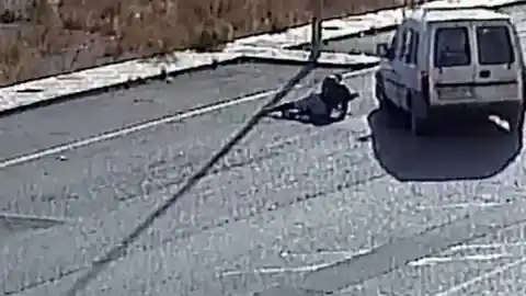 Imagen 1 de Cuatro detenidos por disparar, atropellar y agredir a un camionero para robarle en La Mojonera