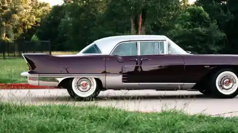 Imagen 1 de El lujoso e innovador coche clásico de los años 50 que equipaba hasta suspensión neumática