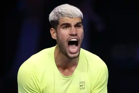 Imagen 1 de Alcaraz reluce en un día para enmarcar: victoria, pase y número uno final