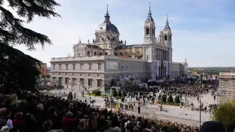Imagen 1 de Celebración del Día de la Almudena y otras imágenes del día que emocionan al mundo