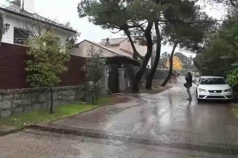 Imagen 1 de El alcalde de Alpedrete, del PP, niega que el último crimen machista en su localidad sea violencia de género