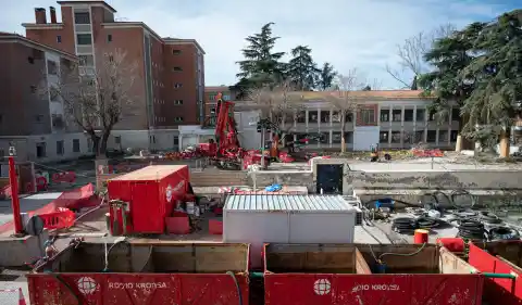 Imagen 1 de Sensores con láser, satélites y 171 millones de euros: así se prepara la reapertura de la línea 7B de Metro tras devorar 73 casas