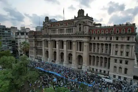 Imagen 1 de Un juez argentino aprueba extraditar a Brasil a cinco bolsonaristas condenados por golpismo