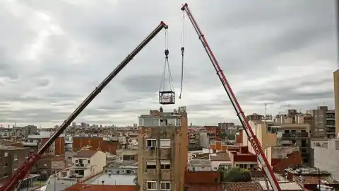 Imagen 1 de La Fiscalía pide al Govern sancionar a la empresa que arrendó infraviviendas de 15 metros en Badalona