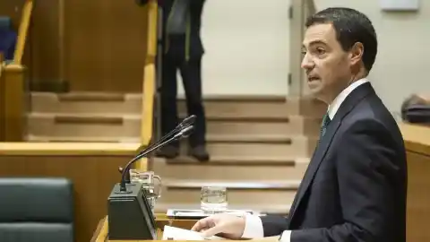 Imagen 1 de El lehendakari reclama a España que imite a Alemania y pida perdón por el bombardeo de Gernika