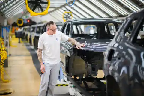 Imagen 1 de Bruselas mejora las previsiones de la economía europea para 2025 y 2026 pese a la guerra comercial con Estados Unidos