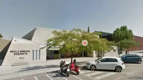 Imagen 1 de Denuncian la grabación en móvil de jugadoras del equipo de baloncesto de la Bisbal d'Empordà duchándose