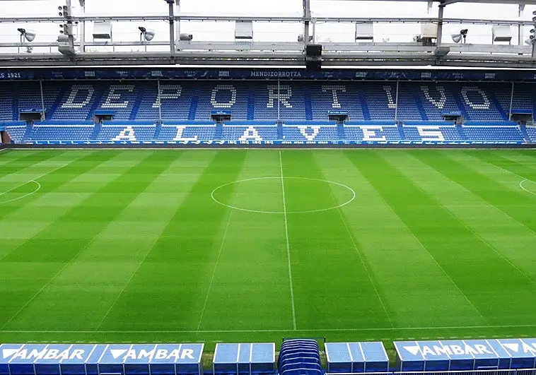 Imagen 1 de Antiolencia propone cerrar el estadio del Alavés durante un mes por la promoción de un grupo ultra