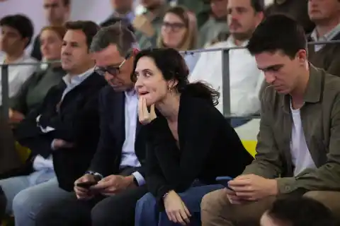 Imagen 1 de Ayuso insiste en su rebeldía frente a Sánchez y no creará el registro de objetores al aborto