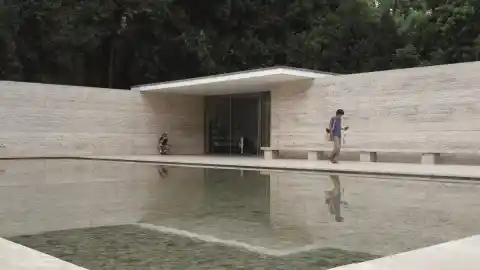 Imagen 1 de ¿Qué es el maximalismo? La tendencia que ensalza el disco 'Lux' de Rosalía y que cada vez tiene más impacto en el mundo de la tecnología, el diseño y la moda