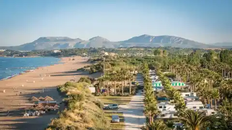 Imagen 1 de Los campings de Girona buscan personal en Latinoamérica