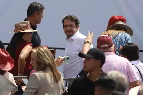 Imagen 1 de Una bifurcación se asoma en Morena: López Beltrán deja las sombras y marca distancia de Alcalde