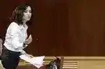 Imagen 1 de Ayuso reprende al PSOE por "operar contra fiscales y jueces que hacen su trabajo" mientras la izquierda pide retirar el pasaporte a su pareja