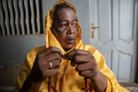 Imagen 1 de Blanquearse la piel a costa de la salud en Senegal: “Es como una droga. No pueden abandonar el hábito, aun conociendo los riesgos”