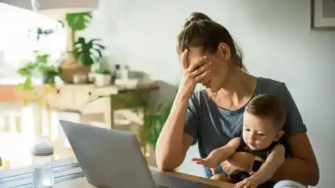 Imagen 1 de ¿Qué falta cuando una madre encuentra respuestas en la Inteligencia Artificial?