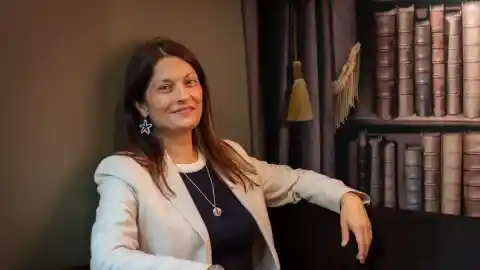 Imagen 1 de Corina Oproae, creación y poema