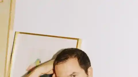 Imagen 1 de Nacho Alegre, diseño de verso libre: “Importa la voz; el espacio es anecdótico”