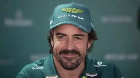 Imagen 1 de La broma de Fernando Alonso sobre los campeones de F1: "Hace 19 años que el Mundial no lo gana el mejor"