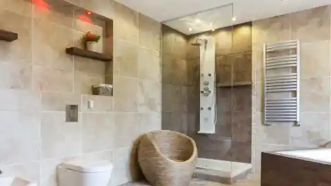 Imagen 1 de Leroy Merlin tira la casa por la ventana con hasta un 50% en sus siete exclusivas columnas de hidromasaje