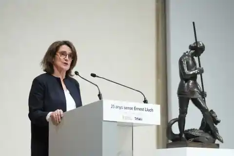 Imagen 1 de La conmemoración de los 25 años del asesinato de Ernest Lluch loa su apuesta por la sanidad universal