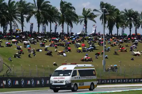 Imagen 1 de Noah Dettwiler, fuera de peligro tras su fuerte accidente en el GP de Malasia