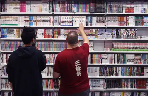 Imagen 1 de Tres décadas vendiendo cómics en Alcalá de Henares, desde ‘Mortadelo y Filemón’ hasta ‘Naruto’