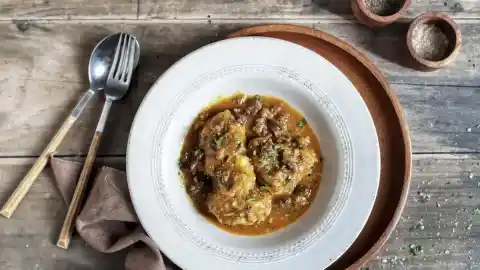 Imagen 1 de Fricandó de rape, un guiso marinero con sabor de montaña