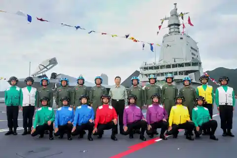 Imagen 1 de China estrena su buque de guerra más avanzado en pleno pulso a Estados Unidos por el dominio naval