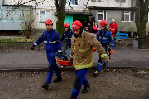 Imagen 1 de Una ofensiva con drones y misiles rusos causa al menos cuatro en Kiev
