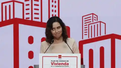 Imagen 1 de Ayuso y las “leves indisposiciones”