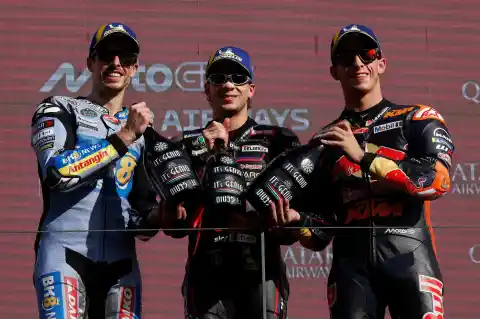 Imagen 1 de Bezzecchi gana el GP de Portugal y consolida a Aprilia como principal alternativa a los Márquez y Ducati