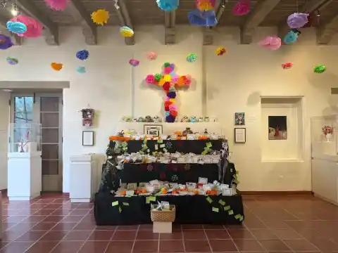 Imagen 1 de El Día de Muertos cruza la frontera de la mano de una pareja de Tucson