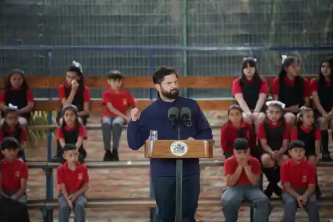 Imagen 1 de Boric: “Algunos se atreven con desparpajo, desde los barrios altos de Santiago, a decir que Chile se cae a pedazos”