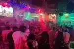 Imagen 1 de Agora HD, una discoteca con puñaladas, tiroteos y machetazos que harta a los vecinos de Puente de Vallecas