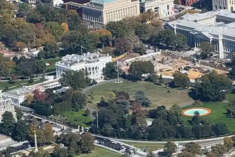 Imagen 1 de ¿Hay conflicto de intereses o ilegalidad en las obras de Trump en la Casa Blanca?