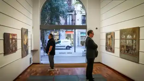 Imagen 1 de Una ruta por las galerías de arte de Barcelona y sus exposiciones: de Rachel Valdés a Aryz