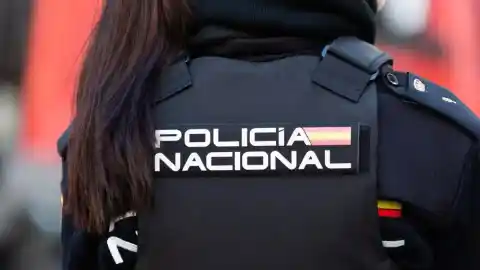Imagen 1 de El Gobierno busca policías nacionales bilingües: ¿quieres saber qué certificados exigen?