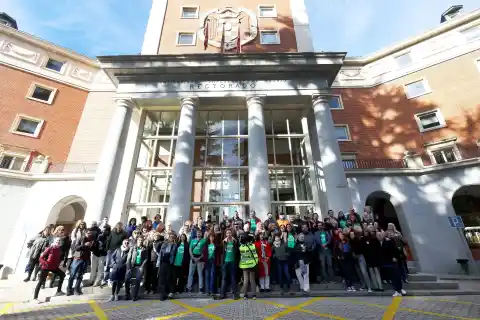 Imagen 1 de Tres años más en la UCI: la Complutense mantendrá el 35% de recortes para pagar el préstamo a Ayuso