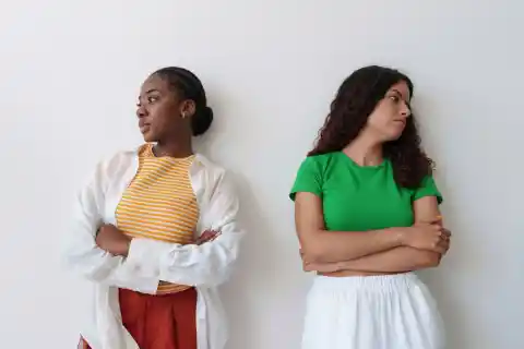 Imagen 1 de Cuando la competición destruye una amistad: “Me dolió tener que ocultar mi felicidad, pero fue una lección sobre las relaciones y los celos”