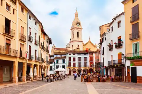 Imagen 1 de Descubriendo el poso de la historia en Xàtiva, de los iberos a Raimon