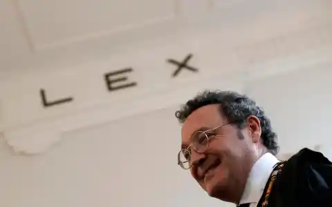 Imagen 1 de El 20-N y las emociones, una niña triste, otra vez