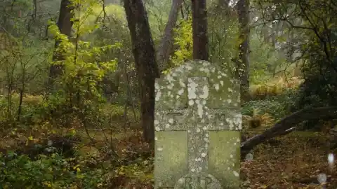 Imagen 1 de La misteriosa tumba del puente del Descalzo