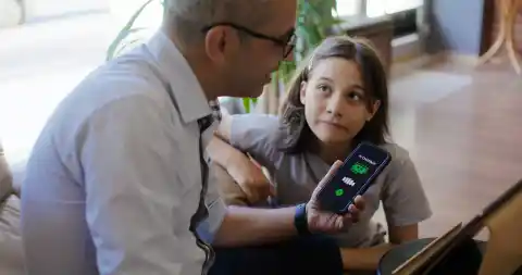 Imagen 1 de El reto de educar en tiempos de la IA: cómo enseñar a niños y adolescentes a distinguir entre realidad y ficción